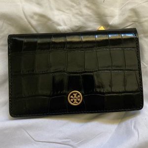 NWT Tory Burch Parker Embossed wallet